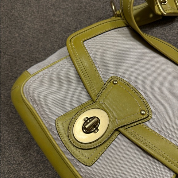 RARE VINTAGE COACH BAG Off WHITE CANVAS GREEN LEATHER LEGACY ALI SLIM FLAP 10828 - Picture 4 of 6